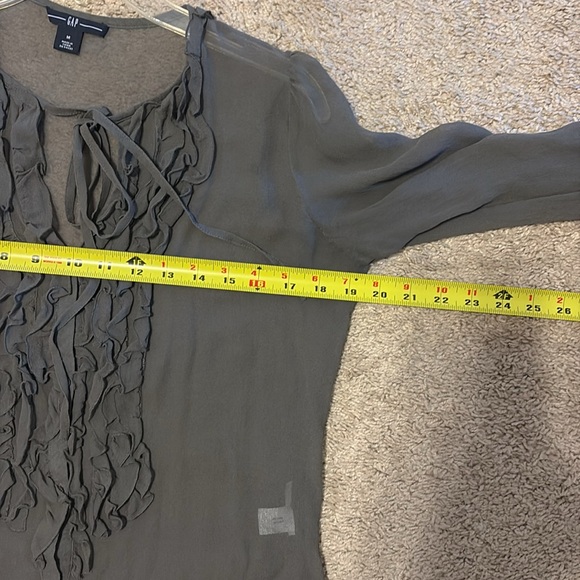 100% Silk GAP Grey Sheer Button Up + Ruffle Front Blouse w/3/4 Sleeve l Medium - Picture 7 of 7